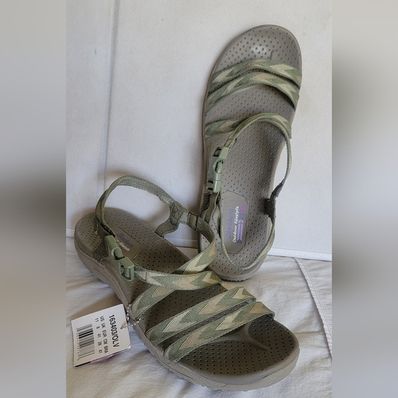 NWT - SKECHERS REGGAE SANDALS ( sz 11) - Picture 1 of 5
